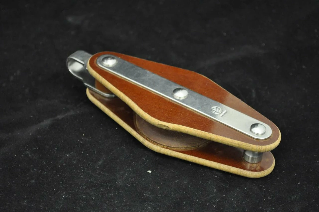 Davey & Company LTD Tufnol Block, Single With Becket 3 Davey & Company LTD Tufnol Block, Single With Becket