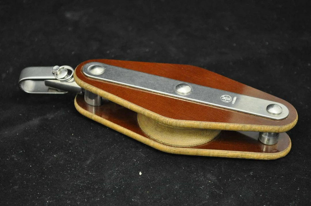 Davey & Company LTD Tufnol Block, Single With Becket 2 Davey & Company LTD Tufnol Block, Single With Becket